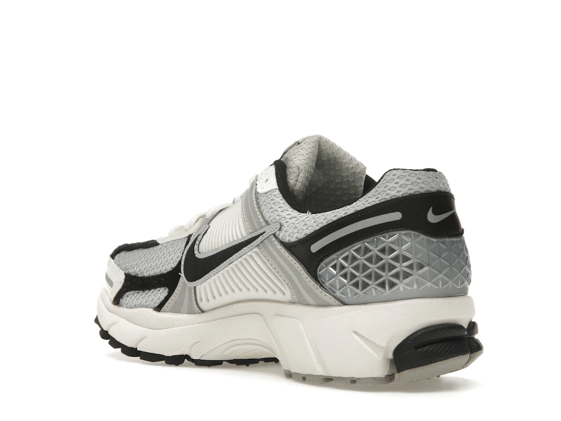 Nike Zoom Vomero 5 Photon Dust Black (W)
