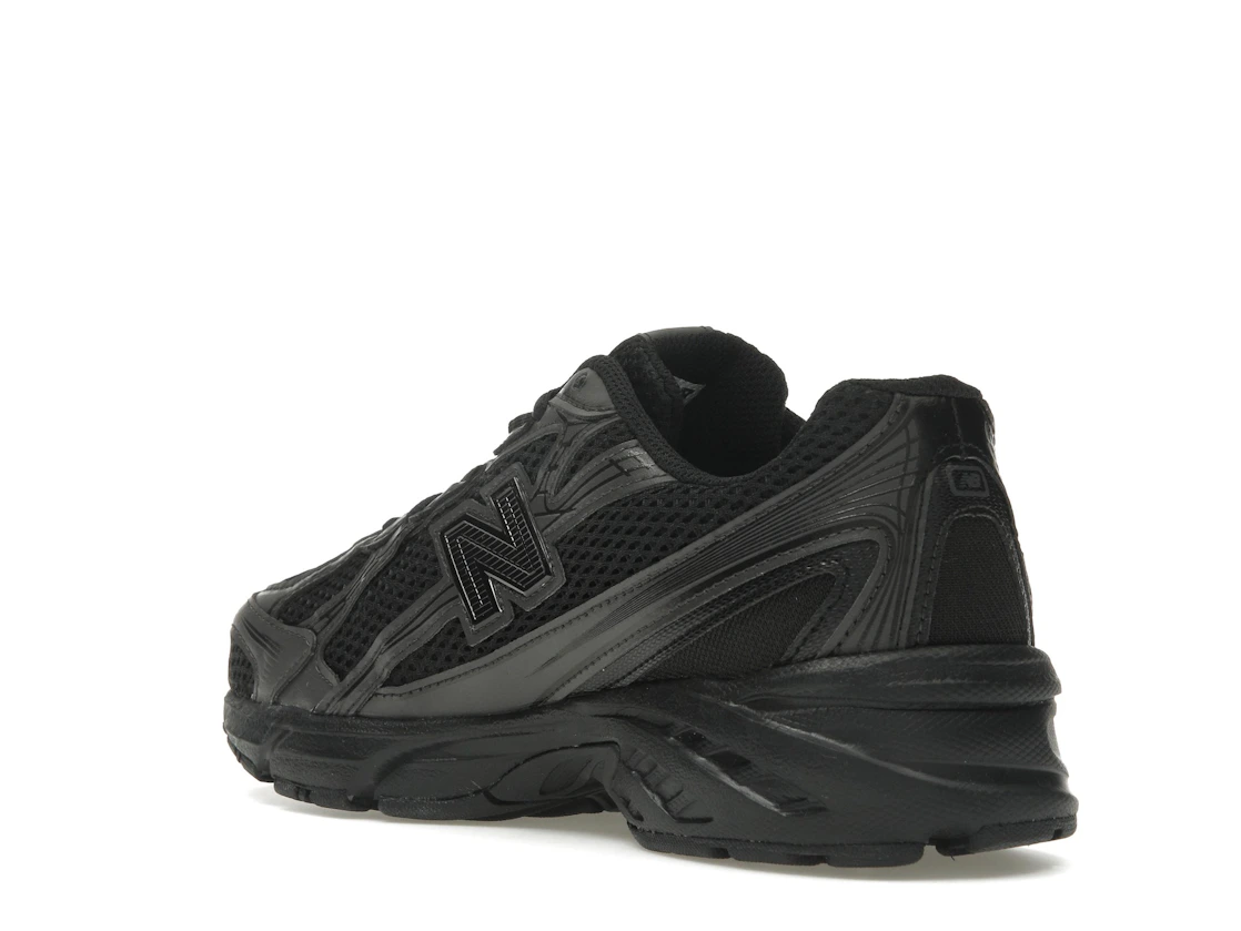 New Balance 740 Triple Black