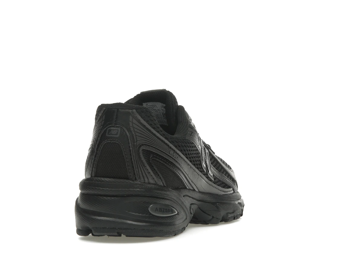 New Balance 740 Triple Black
