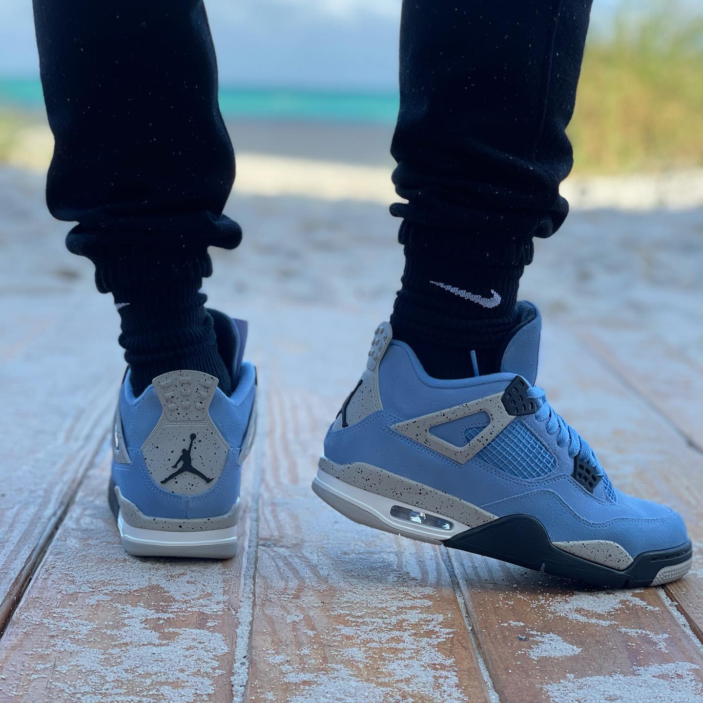 Air Jordan 4 University Blue
