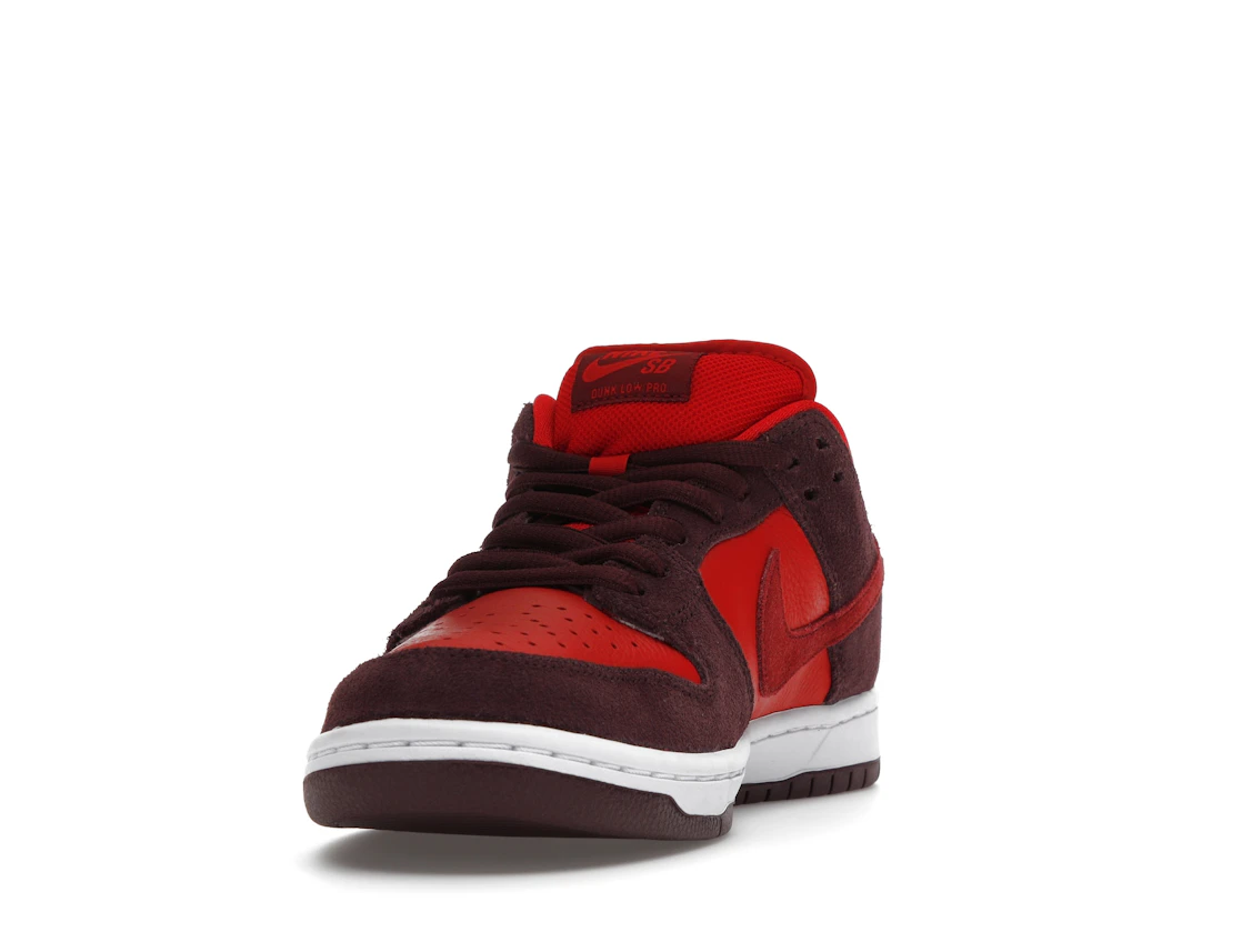 Nike SB Dunk Low Cherry