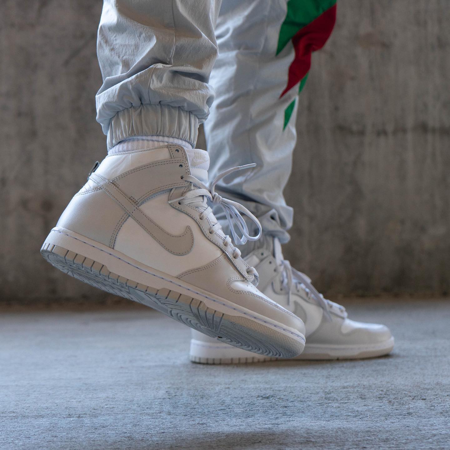 Nike Dunk High Retro White Vast Grey